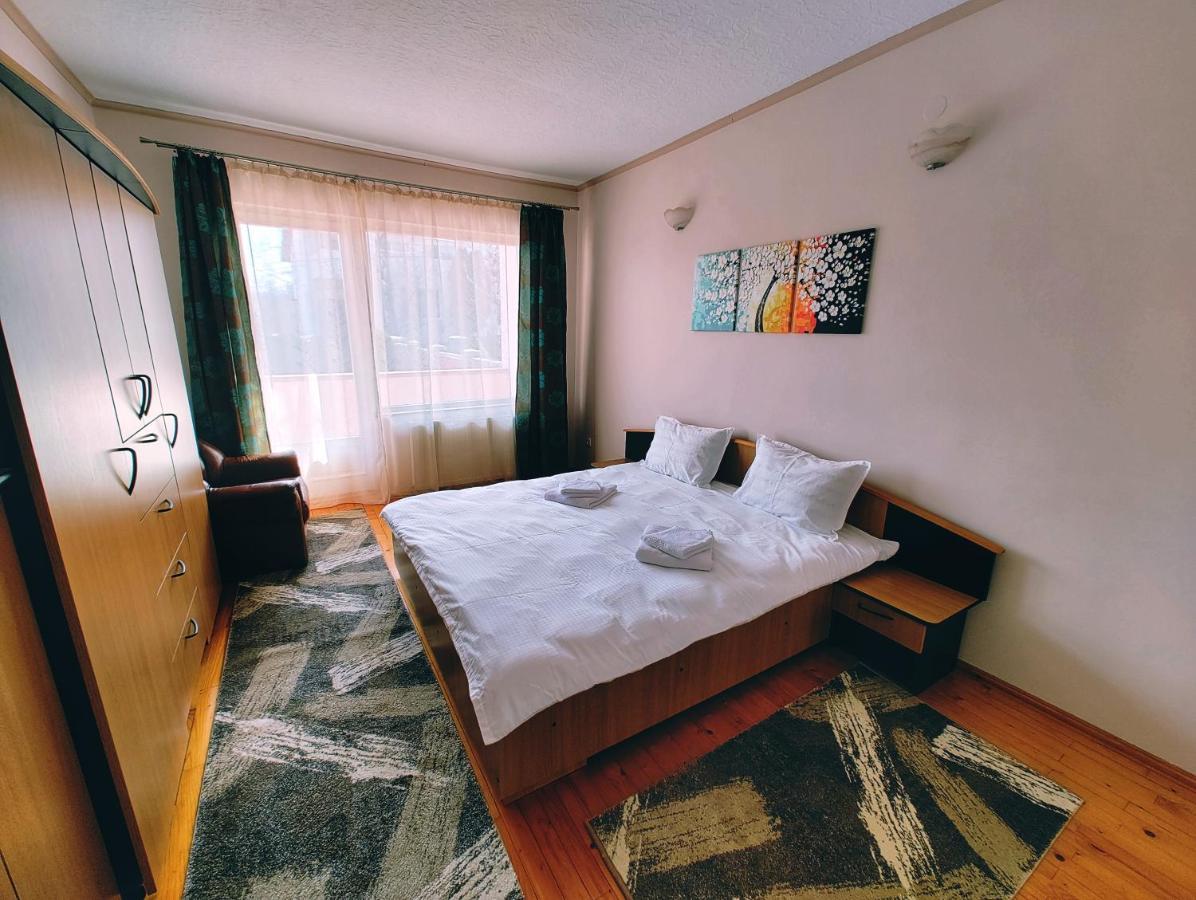 Ten'S Apartment - Spatios Si Linistit Cluj-Napoca Exterior photo